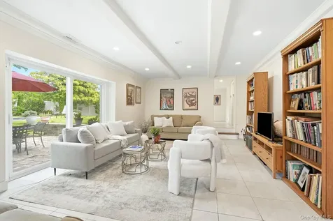 1 Pamela Lane New Rochelle NY 10804