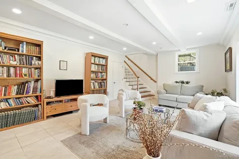 1 Pamela Lane New Rochelle NY 10804