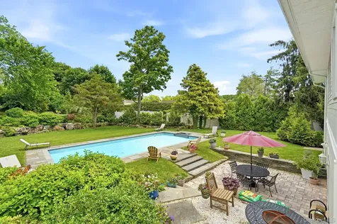 1 Pamela Lane New Rochelle NY 10804
