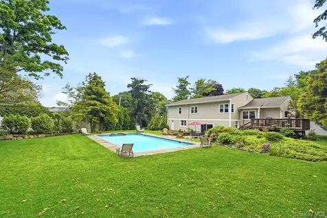 1 Pamela Lane New Rochelle NY 10804