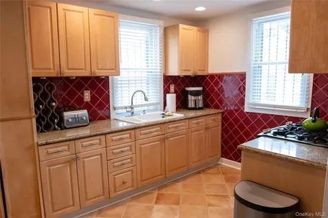 4810 Robertson Street Bronx NY 10470