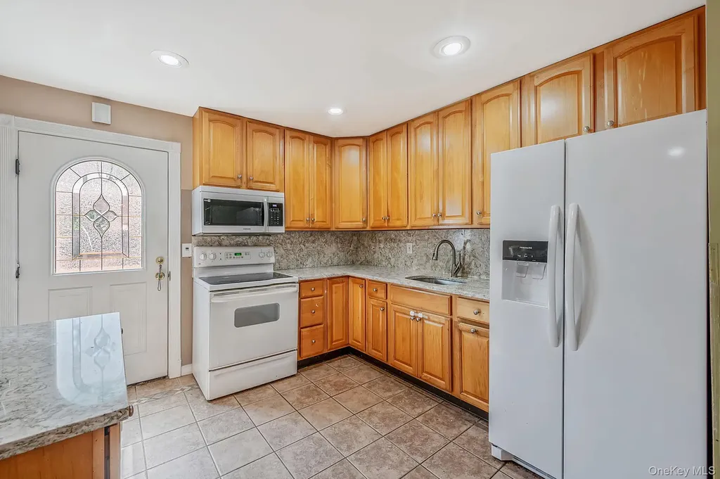 61 N Ocean Avenue Islip NY 11751