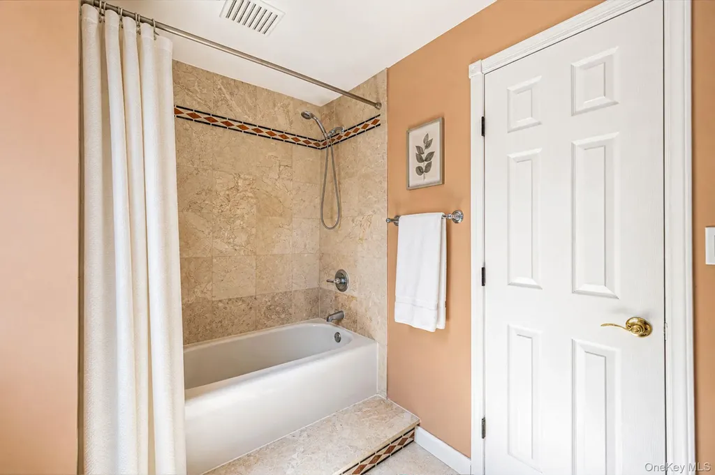 61 N Ocean Avenue Islip NY 11751