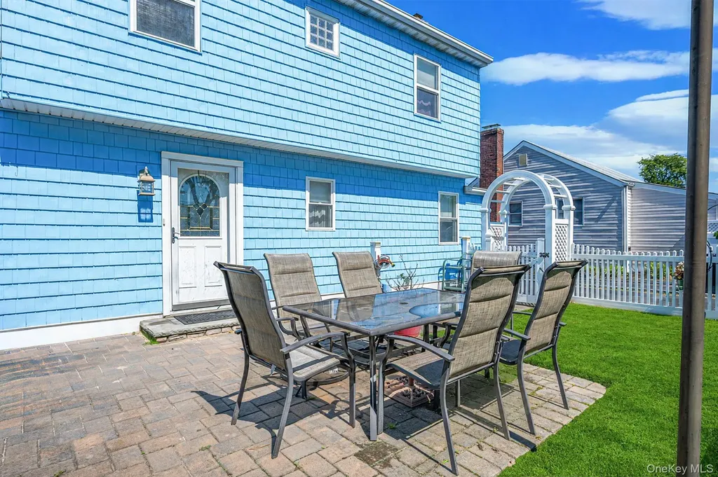 61 N Ocean Avenue Islip NY 11751