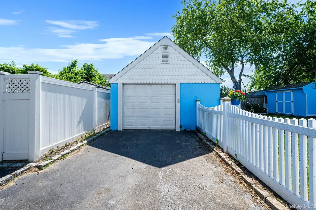 61 N Ocean Avenue Islip NY 11751