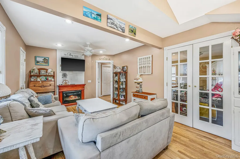 61 N Ocean Avenue Islip NY 11751