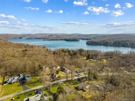 44 Oakridge Road North Salem NY 10560