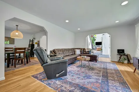 24 Anne Chambers Lane Katonah NY 10536