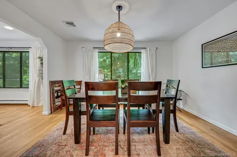24 Anne Chambers Lane Katonah NY 10536