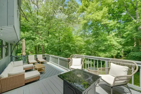 24 Anne Chambers Lane Katonah NY 10536