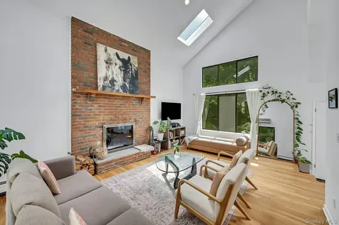 24 Anne Chambers Lane Katonah NY 10536