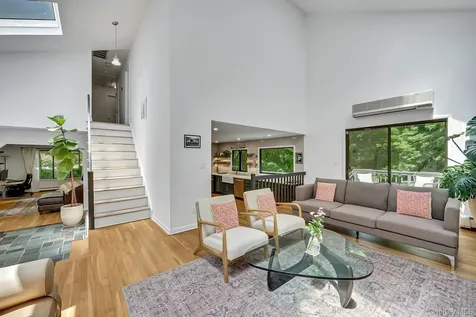 24 Anne Chambers Lane Katonah NY 10536