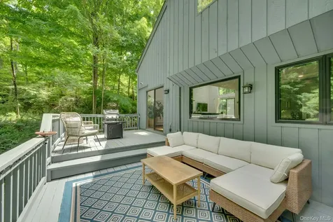 24 Anne Chambers Lane Katonah NY 10536