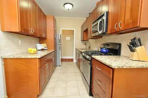 143 Garth Road Scarsdale NY 10583