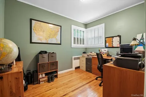 4 Westbury Avenue Plainview NY 11803
