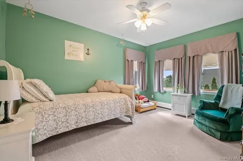 4 Westbury Avenue Plainview NY 11803