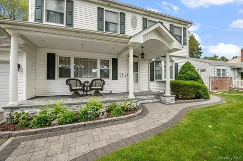 4 Westbury Avenue Plainview NY 11803
