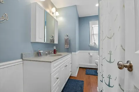 4 Westbury Avenue Plainview NY 11803