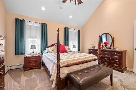 4 Westbury Avenue Plainview NY 11803