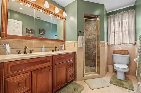 4 Westbury Avenue Plainview NY 11803
