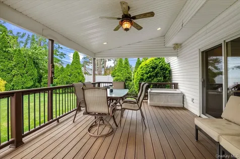 4 Westbury Avenue Plainview NY 11803