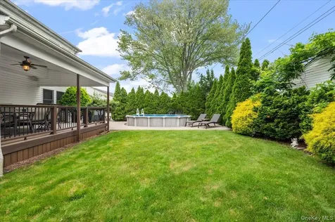 4 Westbury Avenue Plainview NY 11803