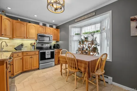 4 Westbury Avenue Plainview NY 11803