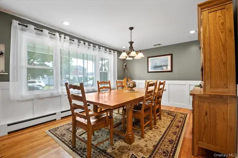 4 Westbury Avenue Plainview NY 11803
