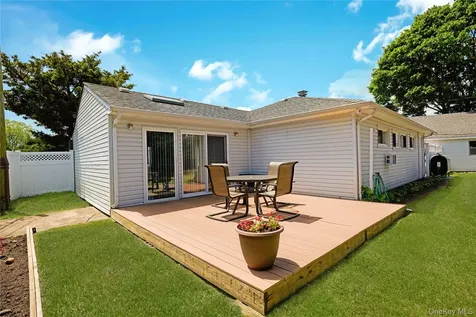 2316 Poe Court Seaford NY 11783