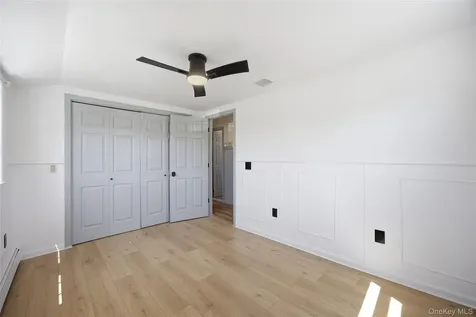 25 Parkdale Drive North Babylon NY 11703