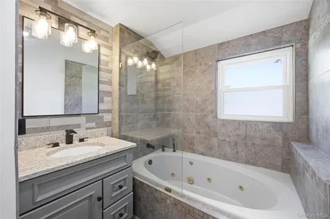 25 Parkdale Drive North Babylon NY 11703