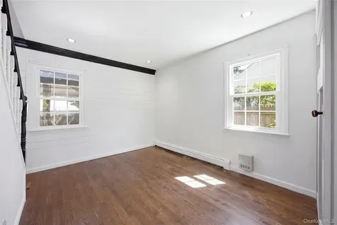25 Parkdale Drive North Babylon NY 11703