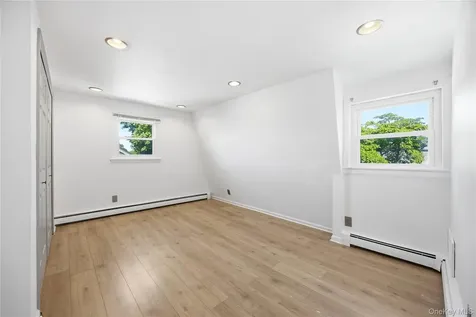 25 Parkdale Drive North Babylon NY 11703