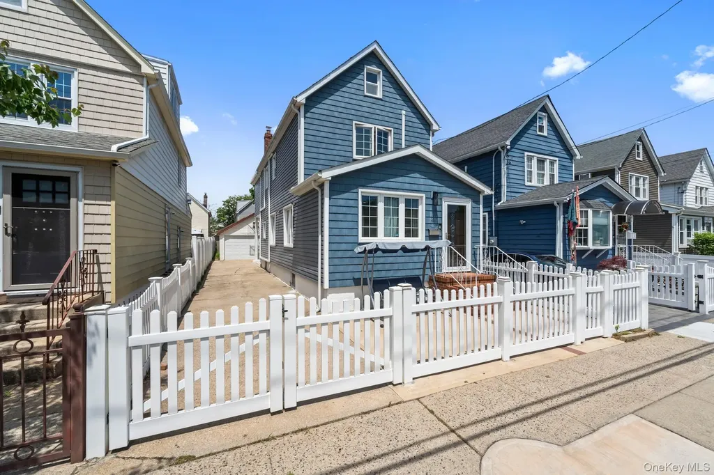43 Dewitt Street Valley Stream NY 11580