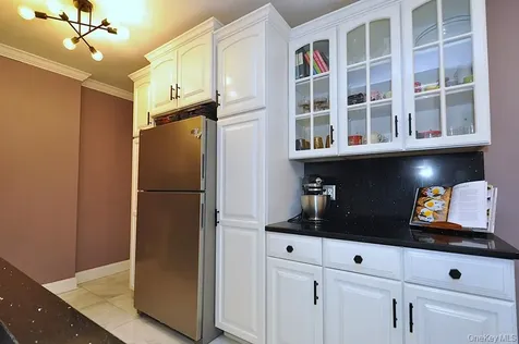 280 Bronxville Road Bronxville NY 10708