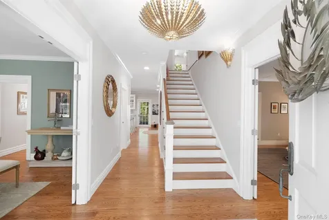 6 Woodruff Lane Bridgehampton NY 11932