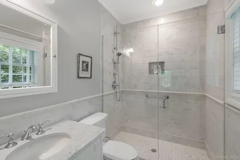6 Woodruff Lane Bridgehampton NY 11932