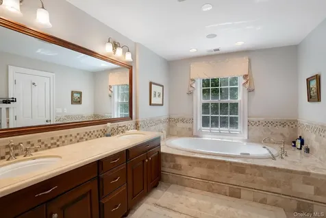 6 Woodruff Lane Bridgehampton NY 11932