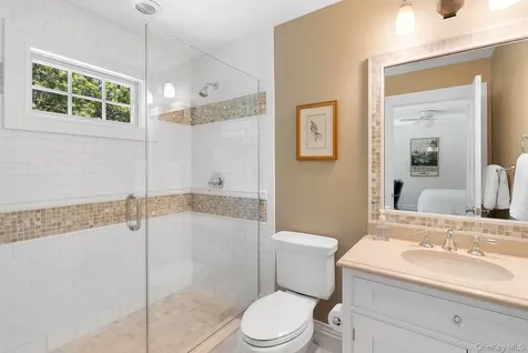 6 Woodruff Lane Bridgehampton NY 11932