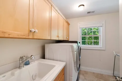 6 Woodruff Lane Bridgehampton NY 11932