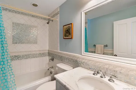 6 Woodruff Lane Bridgehampton NY 11932