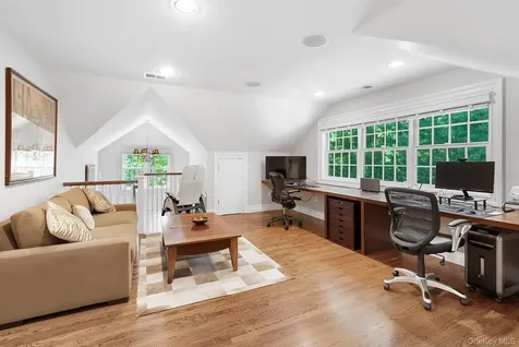 6 Woodruff Lane Bridgehampton NY 11932