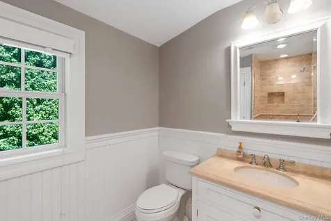 6 Woodruff Lane Bridgehampton NY 11932
