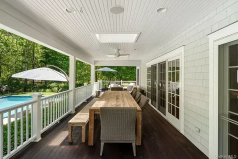 6 Woodruff Lane Bridgehampton NY 11932
