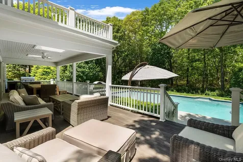 6 Woodruff Lane Bridgehampton NY 11932