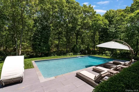 6 Woodruff Lane Bridgehampton NY 11932