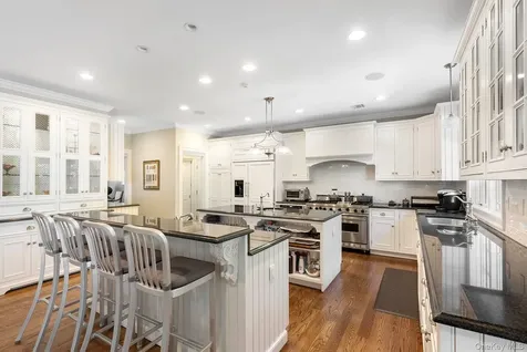 6 Woodruff Lane Bridgehampton NY 11932