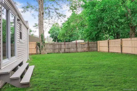 266 Station Road Bellport NY 11713