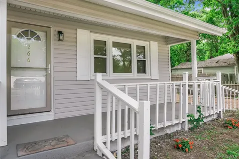 266 Station Road Bellport NY 11713