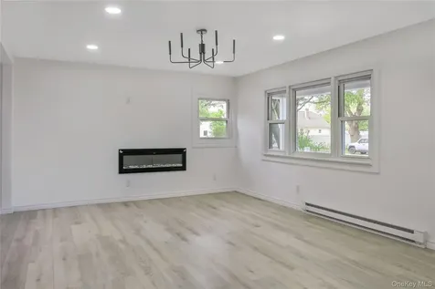 266 Station Road Bellport NY 11713